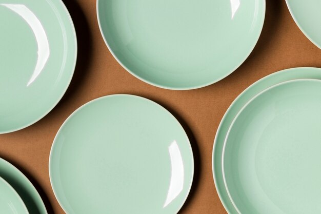 Flat lay arrangement of different sized plates