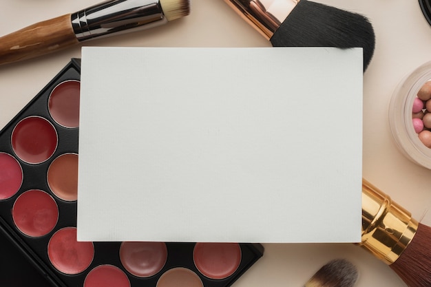 Free photo flat lay arrangement with cosmetics mock-up