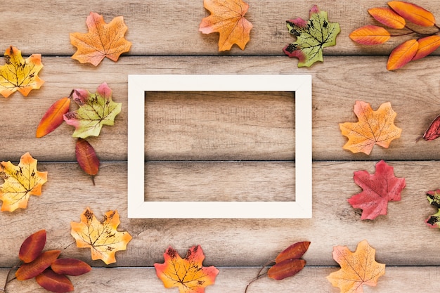 Flat lay autumn leaves with copy space