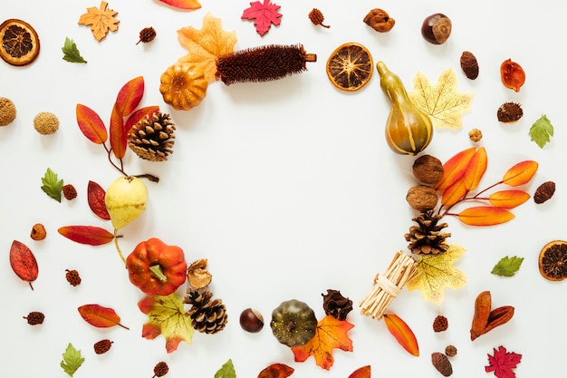 Flat lay autumn leaves with copy space