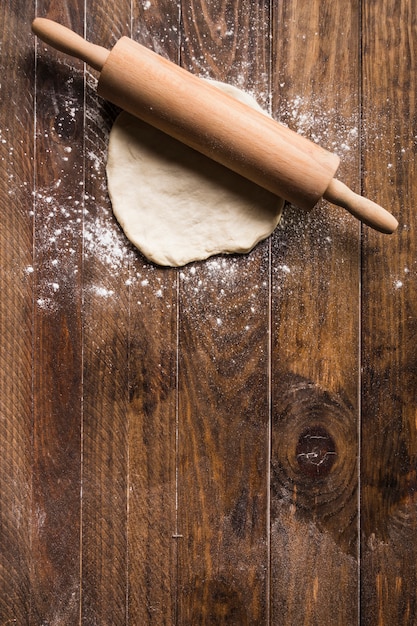 Rolling pin, dough roller isolated against white background. Wood roller  for pastry and baking kitcenware utensil. 3d illustration Stock Photo -  Alamy