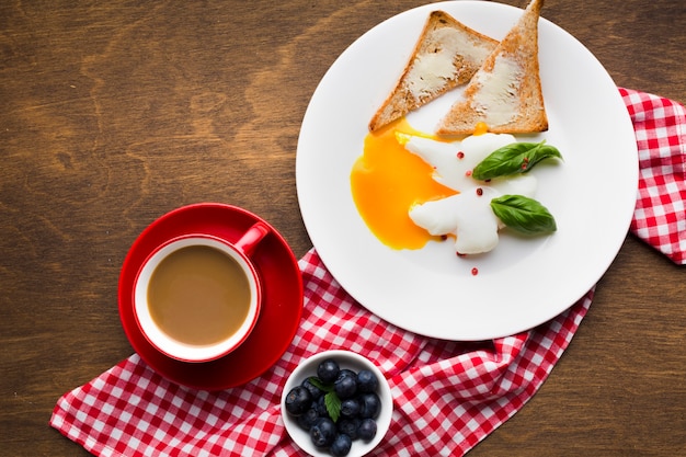 Flat lay breakfast composition with copyspace