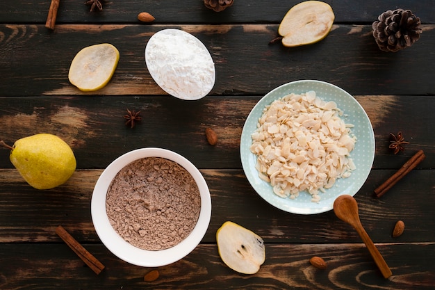 Foto gratuita disposizione piana degli ingredienti della torta