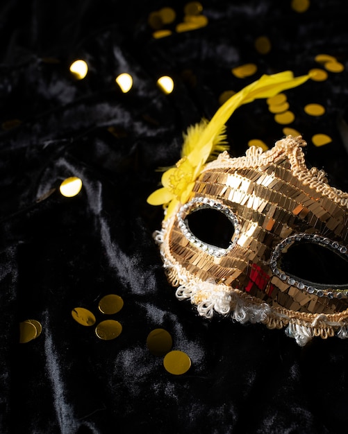 Плоская планировка карнавальной маски