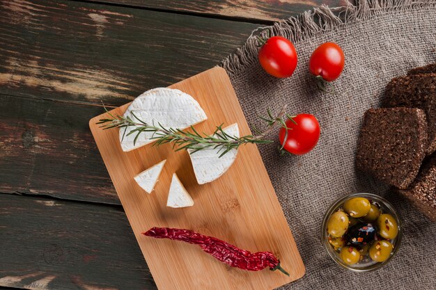 Flat lay cheese composition