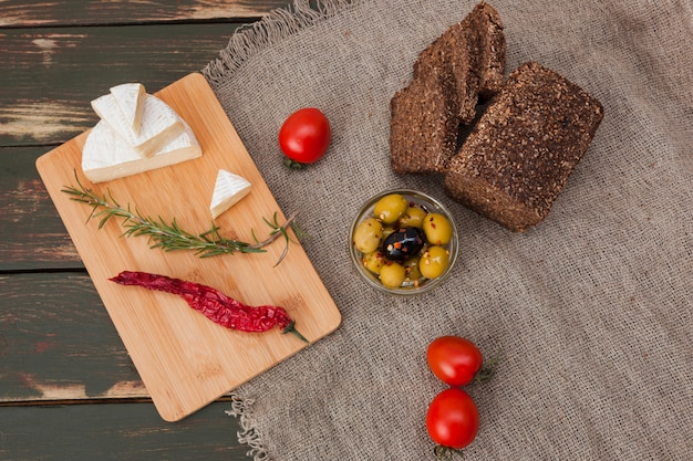 Flat lay cheese composition