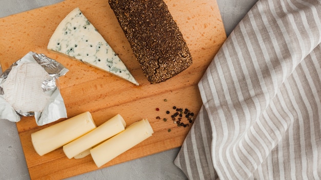 Flat lay cheese composition