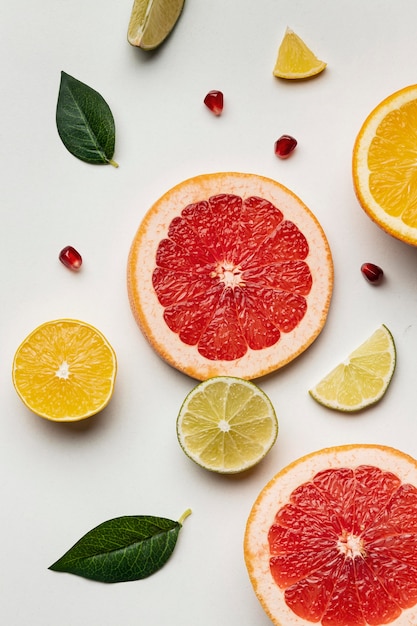 Free photo flat lay of citrus with leaves