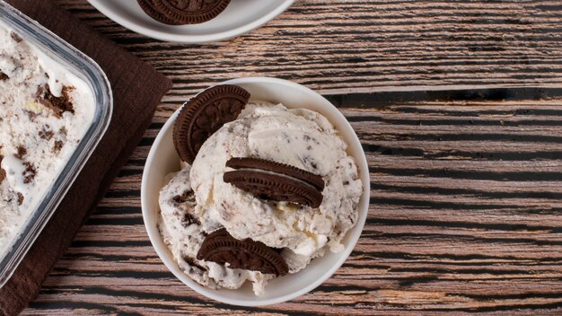 Flat lay delicious ice cream and cookies