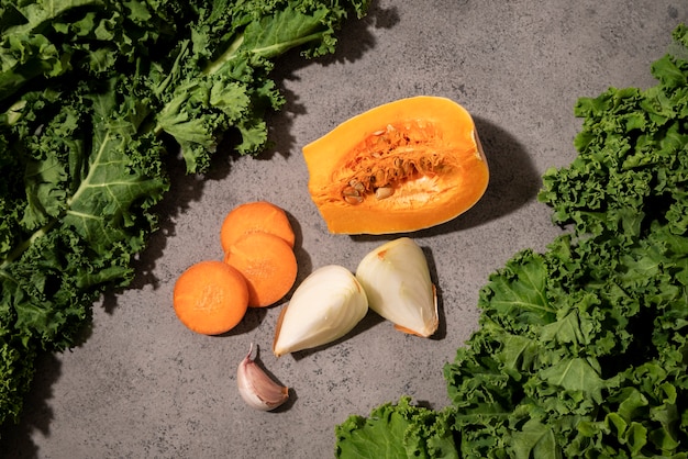 Бесплатное фото Плоская планировка вкусных овощей