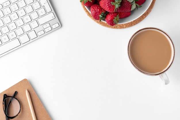 Free photo flat lay desk assortment with copy space