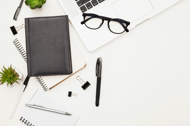 Flat lay desk concept with copyspace