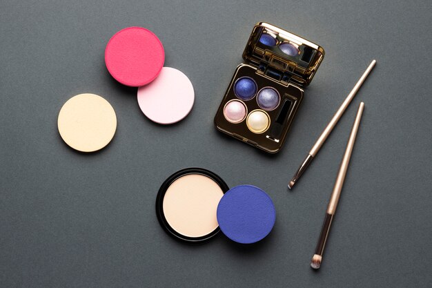 Kmart makeup brushes and Morphe makeup brushes are contrasted