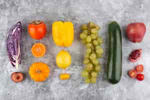 Foto gratuita disposizione piatta di frutta e verdura