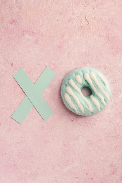문자 x와 유약 도넛의 평면 배치