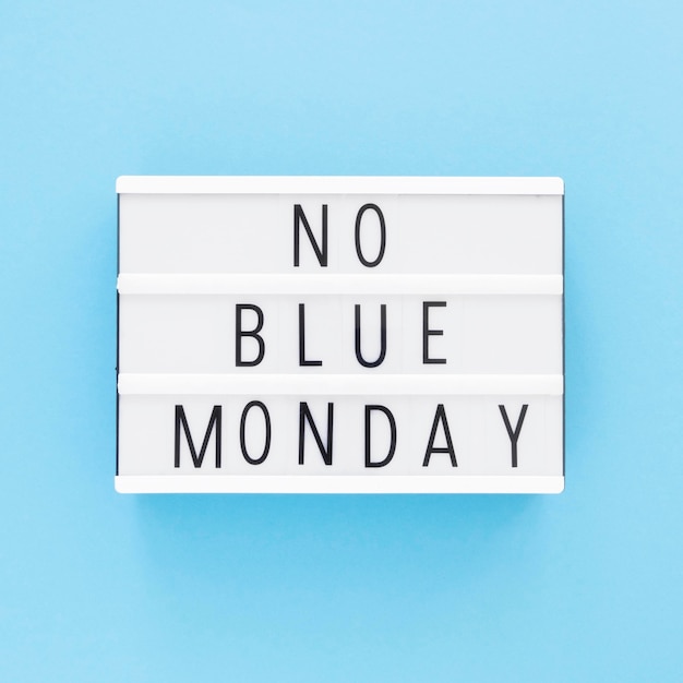 Бесплатное фото Плоская планировка концепции синего понедельника