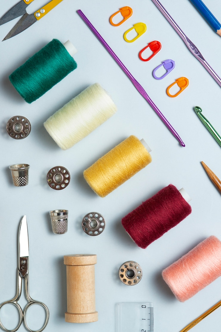 Free Photo flat lay sewing supplies arrangement