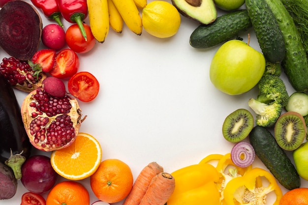 Flat lay  vegetables and fruits arrangement