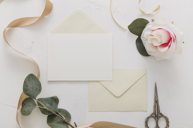 Free photo flat lay of wedding invitation with copy space