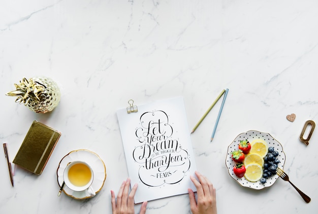 Free photo flatlay copy space and vintage cliche inspirational text