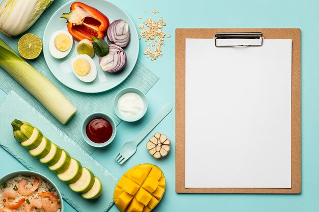 Flexitarian diet with clipboard