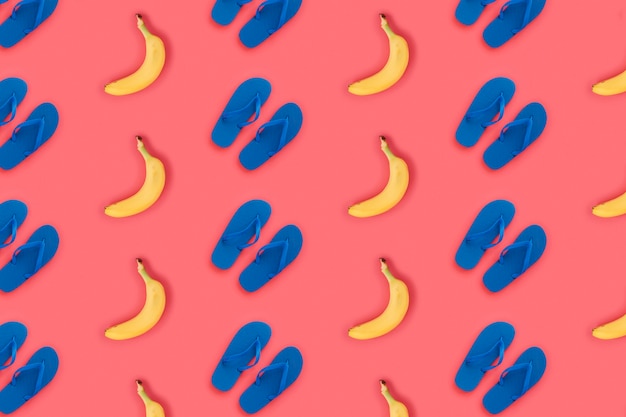 Free photo flip flop pattern with bananas