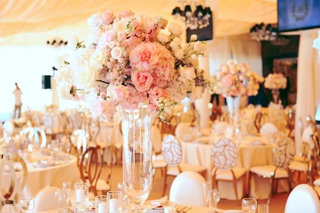 Flower centerpiece bouquets with pink and white eustomas