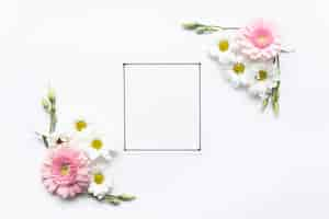 Free photo flower compositions near frame