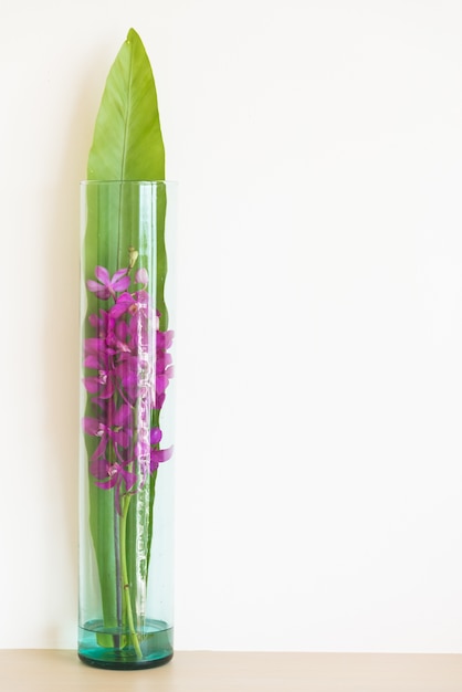 Free photo flower vase