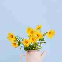 Free photo flowers in a vase