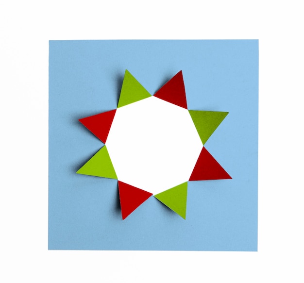折り畳まれた段ボールを形成する星形