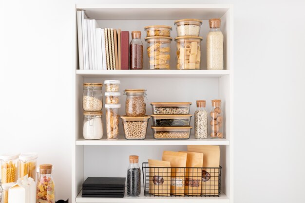 Food containers on shelves arrangement