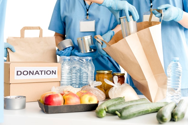 Foto gratuita preparazione di donazioni per il giorno dell'alimentazione