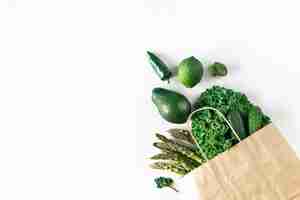 Free photo food delivery green vegetables fresh green products vegan menu top view