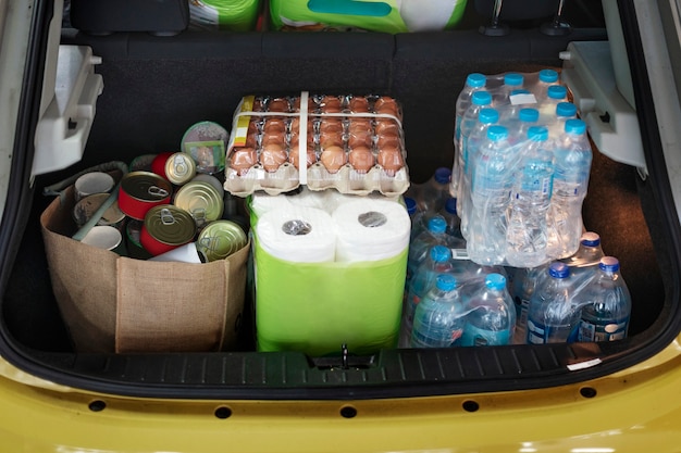 Free photo food hoarding in a car trunk