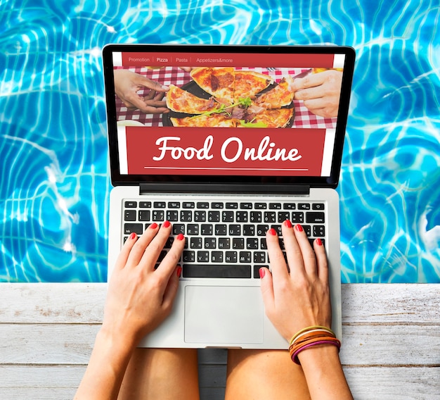 음식 주문 피자 온라인 인터넷 개념