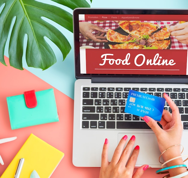 Free photo food order pizza online internet concept