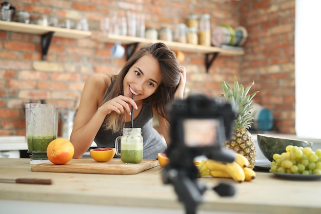 Free photo food vlogger