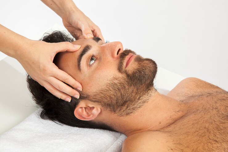 Free Photo forehead massage