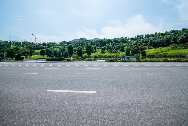 Foto gratuita strada forestale