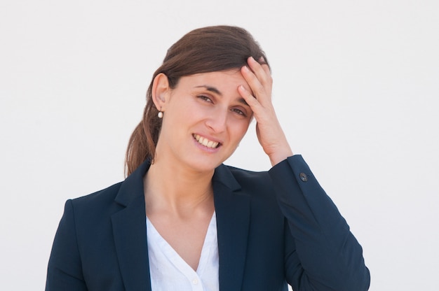 Forgetful office worker reminding important thing