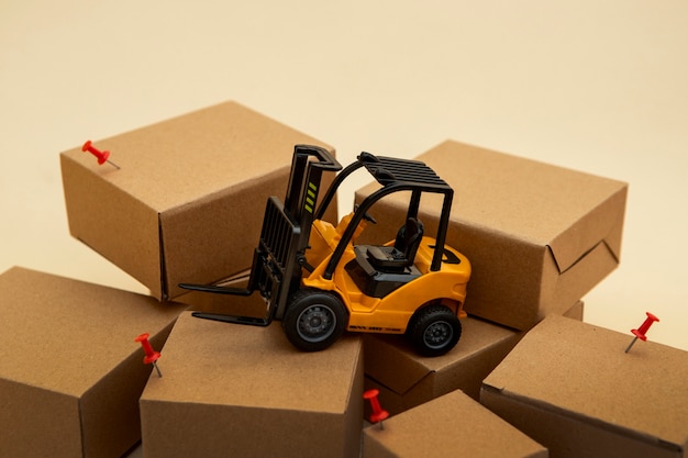 Forklift and boxes supply chain representation