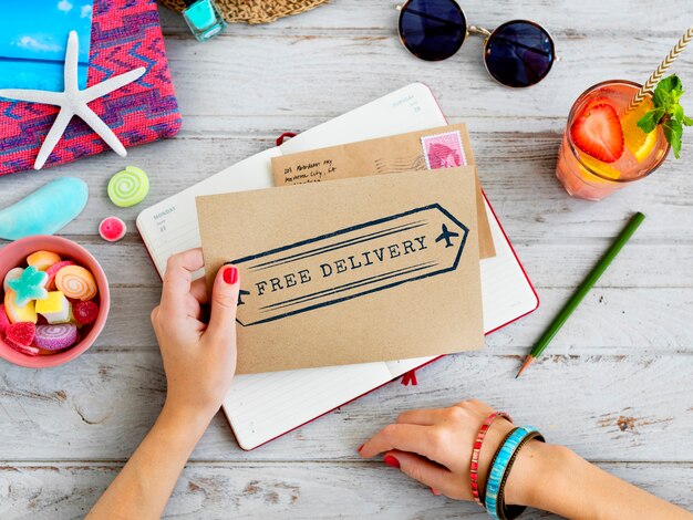 Free delivery text on envelope