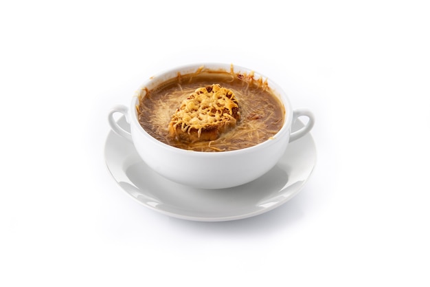 Foto gratuita zuppa di cipolle francese isolata su sfondo bianco