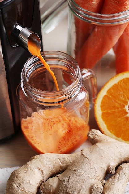 Free photo fresh carrot juice