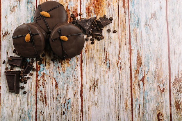 Fresh chocolate mini cakes 