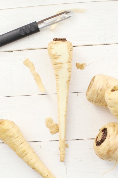 Free photo fresh fresh parsnips