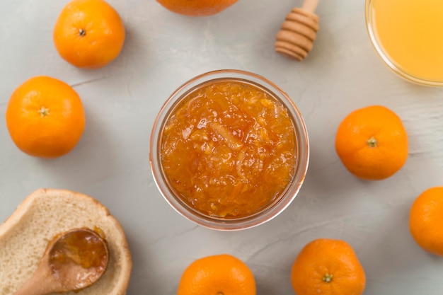 Foto gratuita marmellata di mandarini fatta in casa succosa fresca