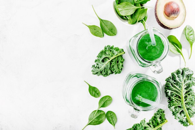 Fresh made green smoothie in bottle