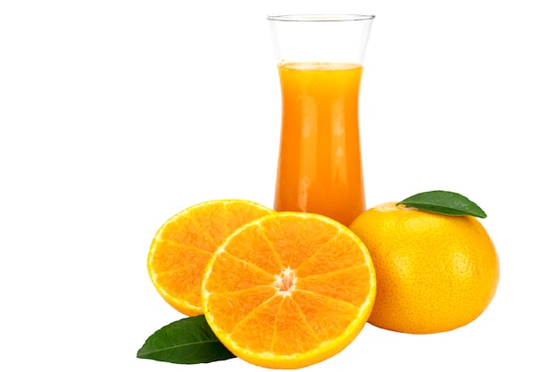무료 사진 흰색 위에 신선한 오렌지 주스 과일 음료 유리